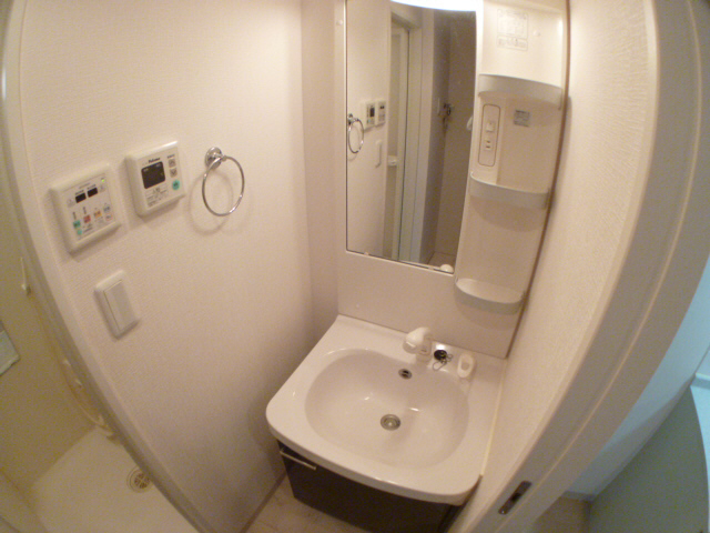 Washroom. Is another of the floor of the room.