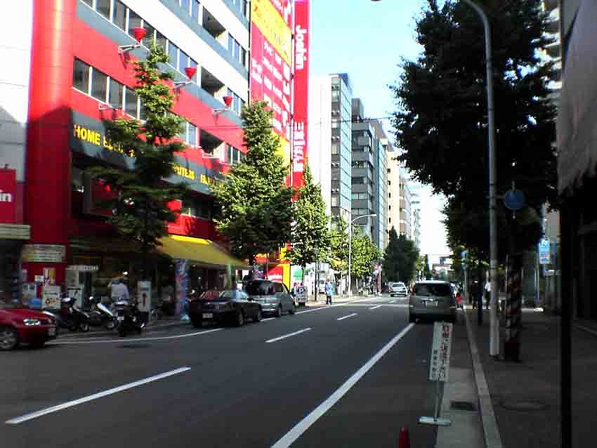 Shopping centre. Joshin Sannomiya (shopping center) up to 100m