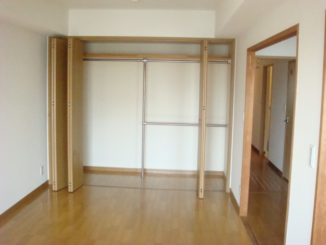 Receipt. Closet is bigger