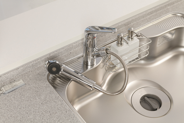 Kitchen.  [Single lever shower faucet] The amount of water in the lever operation one, Installing the temperature adjustable single-lever faucet. Since the pull out the shower head, It is also useful, such as sink cleaning. Also, It has a built-in water purification cartridge ※ Cartridge replacement costs will be required separately ( ※ 18)