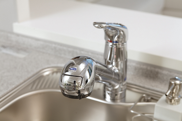 Kitchen.  [Water Purifier (cartridge built-in)] Kitchens, Such as the filtration odor and turbidity of chlorine remaining in the tap water, Water purifier has been standard equipment that can be used to easily gently delicious water on the body ※ Cartridge replacement costs will be required separately ( ※ 18)