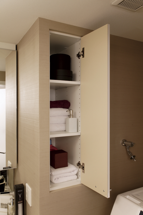 Bathing-wash room.  [Linen cabinet] The powder room, Neat Maeru towels and underwear, etc., Prepare a linen cabinet. For example, after dressing or during bathing, Retrieved immediately when needed what you need ( ※ 18)