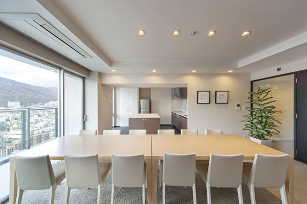 Shared facilities.  [Party Room] A community space above ground 39 floor of the party room, Coordination was full of clean white tones has been decorated. So that the home party can enjoy inviting a large number of guest, Dining table and kitchen systems have been installed. Private course, Breadth and sense of quality have been directed to fulfill the social lifestyle.  ※ Party Room Paid ・ It is a reservation (2013 February shooting)