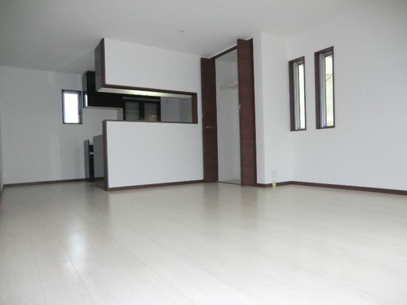 Living. Miyamoto through 2-chome, detached living