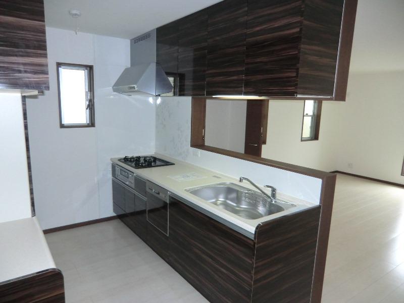 Kitchen. Miyamoto through 2-chome, detached kitchen