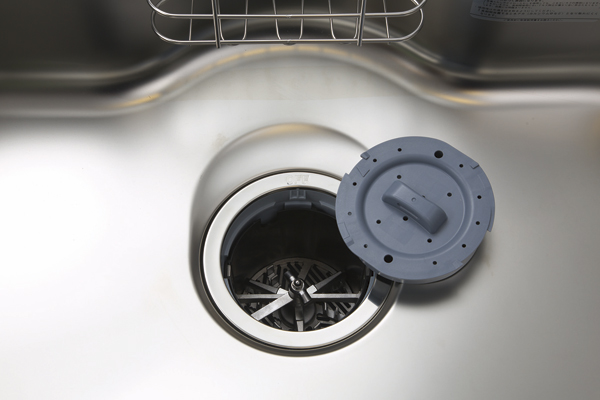 Kitchen.  [Disposer] Can be processed garbage anytime, We both have a clean kitchen environment and eco by a simple operation (same specifications)