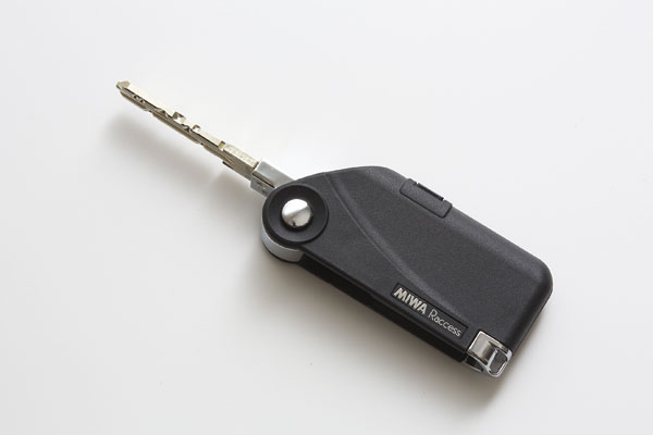 Security.  [ ※ Kobe's first Raccess (Rakusesu) system] Hands-free that can be automatically unlocking the auto lock leave the key in your bag. Also entrance door of each residence just press the unlock button of the leader while mobile. It is an advanced system that was both high security and comfort (same specifications) ※ The company investigated