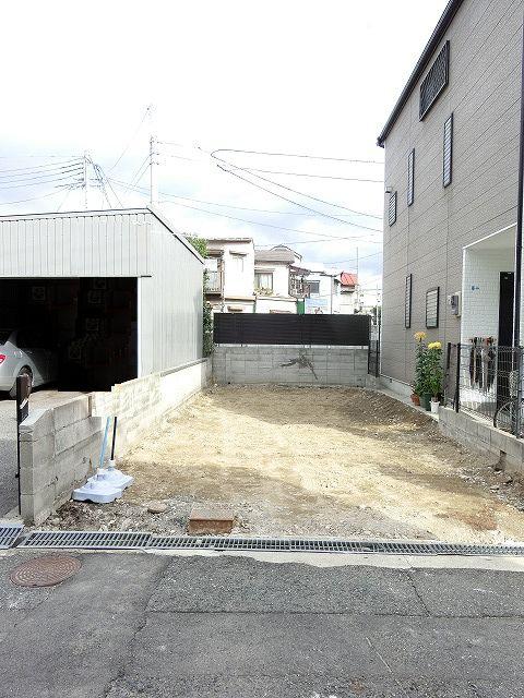 Local appearance photo. Local (11 May 2013) Shooting