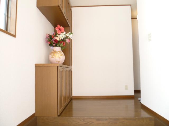 Entrance.  ■ Entrance