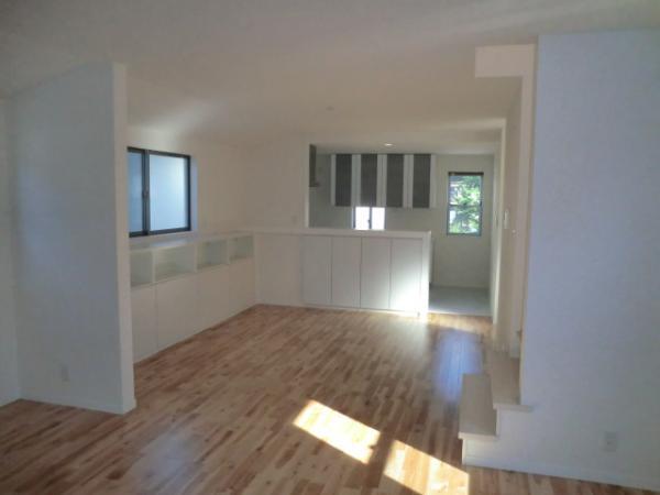 Same specifications photos (living)