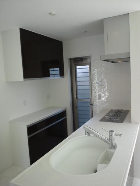 Kitchen. Beautiful long-lasting! Artificial marble sink! 