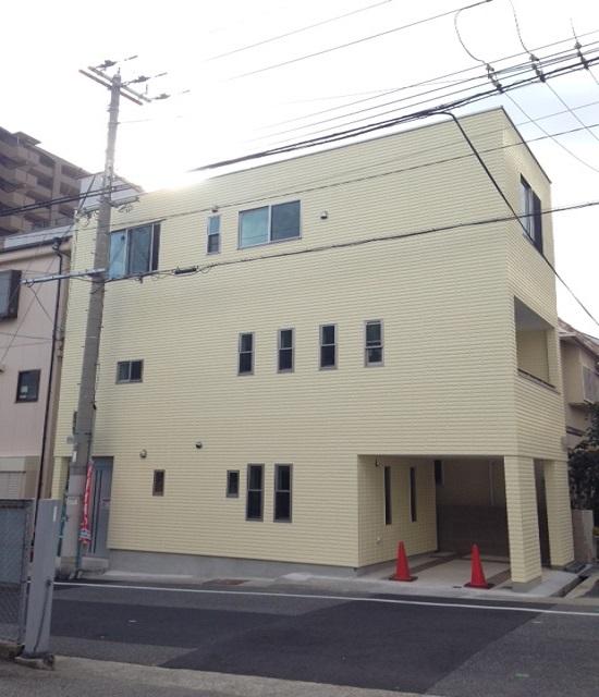 Local appearance photo. It is ready-to-move-in.