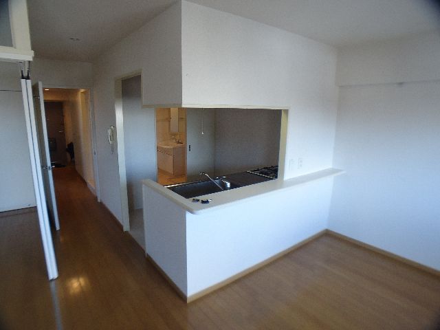 Kitchen. Popular counter kitchen installed in the women