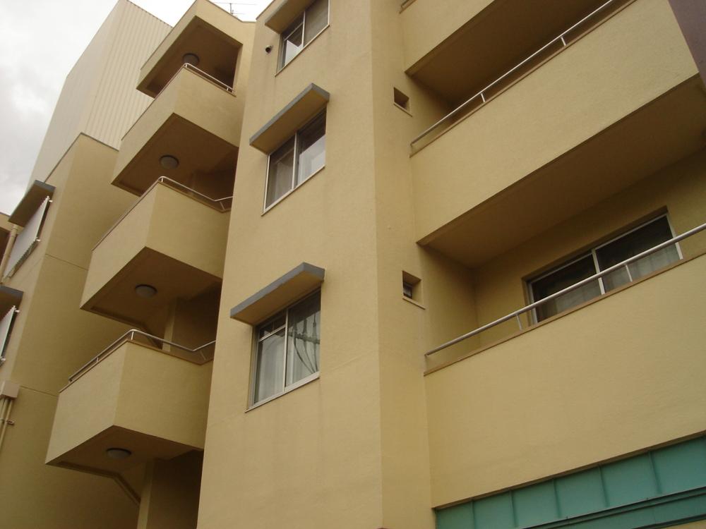 Building appearance. Beautiful appearance after renovation