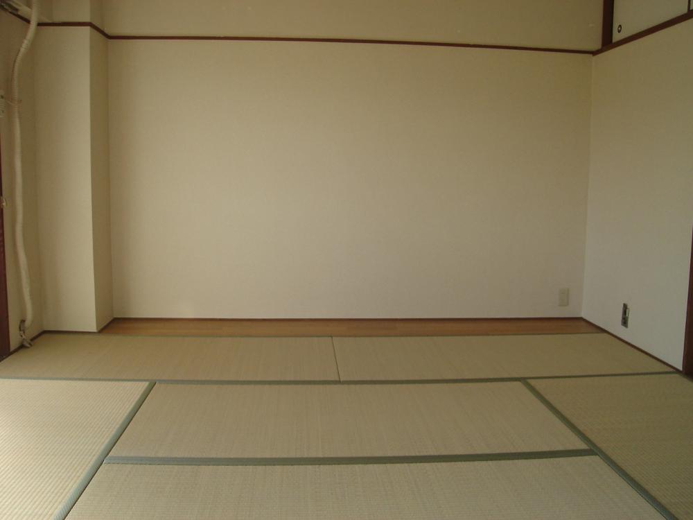 Other room space. Day good Japanese-style room