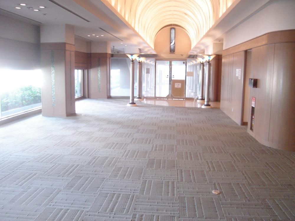 Entrance. Entrance also hotels average