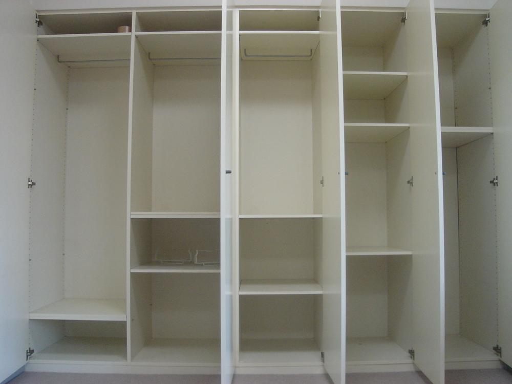 Receipt. Spacious closet