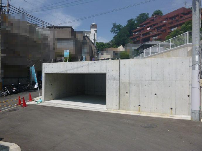 Local photos, including front road.  ■ appearance