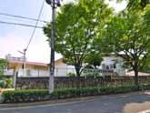 kindergarten ・ Nursery. Sumiyoshi to 100m house to school kindergarten likely have heard the voice of children distance. This, if you can drop off and pick up hand in hand every day.
