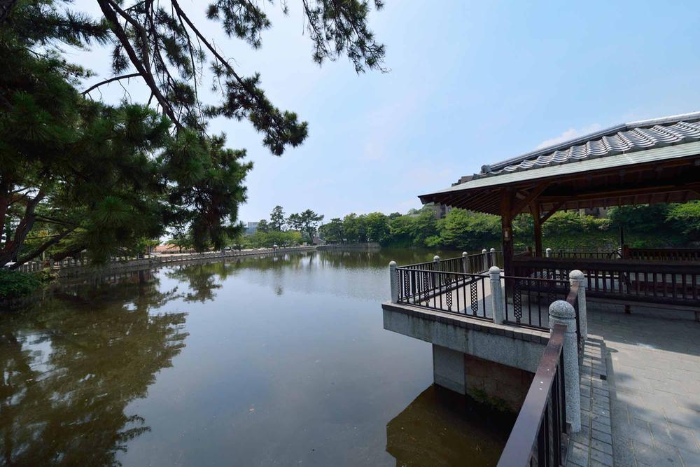 Other. Uptown of Higashinada, Optimal environment for raising children to be wrapped in a rich natural environment. Beautiful tree-lined avenue is followed by a kind of low-rise residential area.