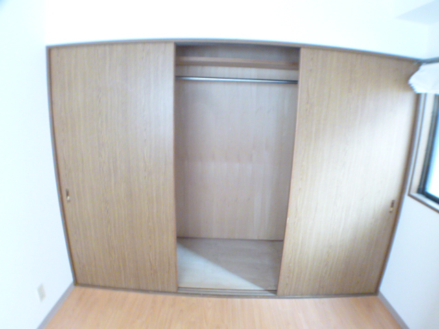 Receipt. Western-style closet