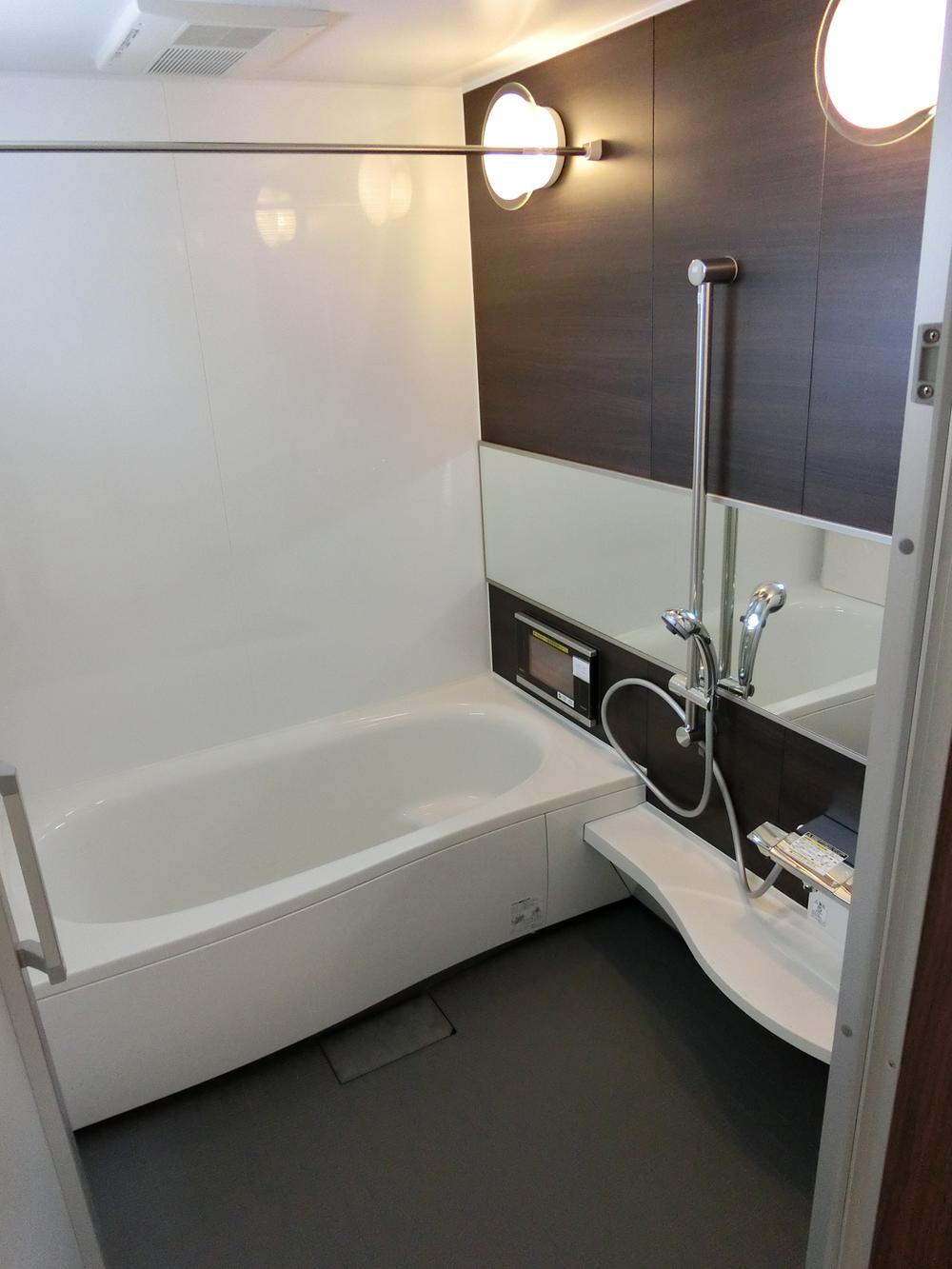 Bathroom. Indoor (July 2013) Shooting It is spacious bathroom. 