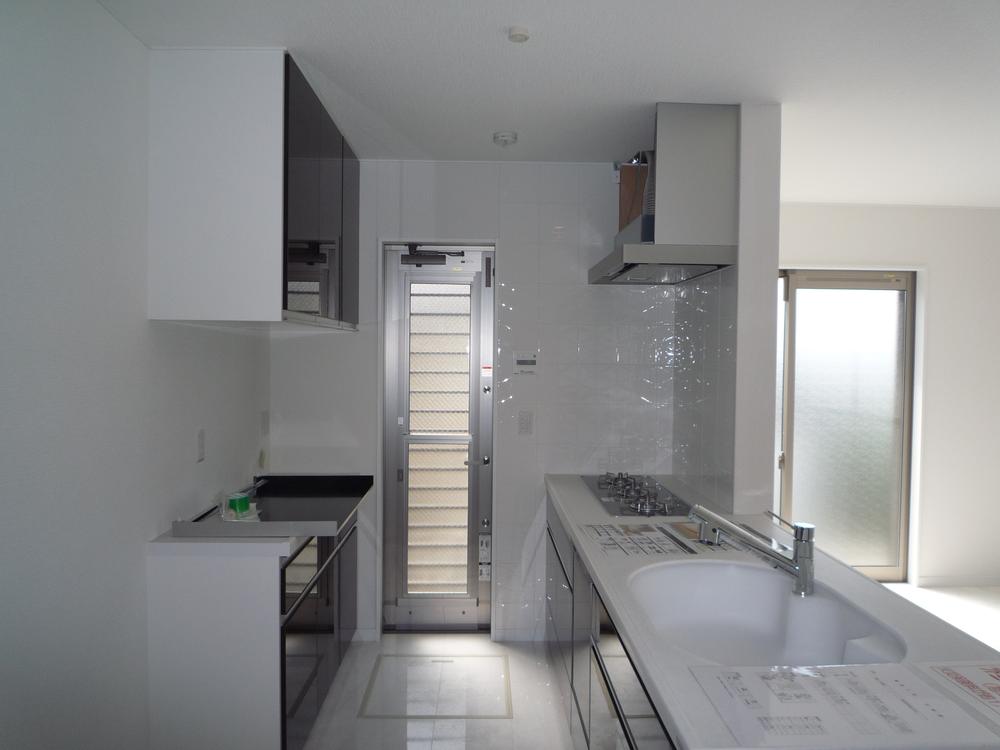 Kitchen. Built-in cupboards