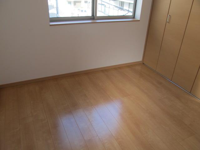 Non-living room. Indoor (11 May 2013) Shooting