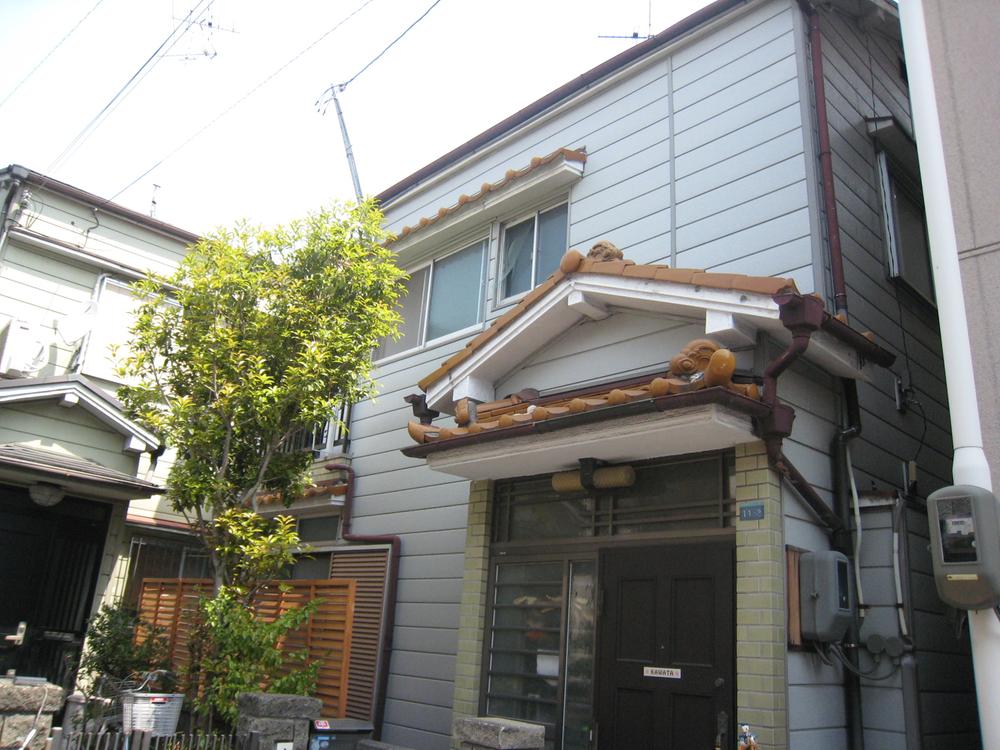 Local appearance photo. Local (10 May 2013) Shooting