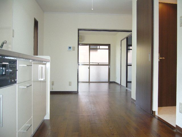 Living and room. 7.5 Pledge easy-to-use dining kitchen