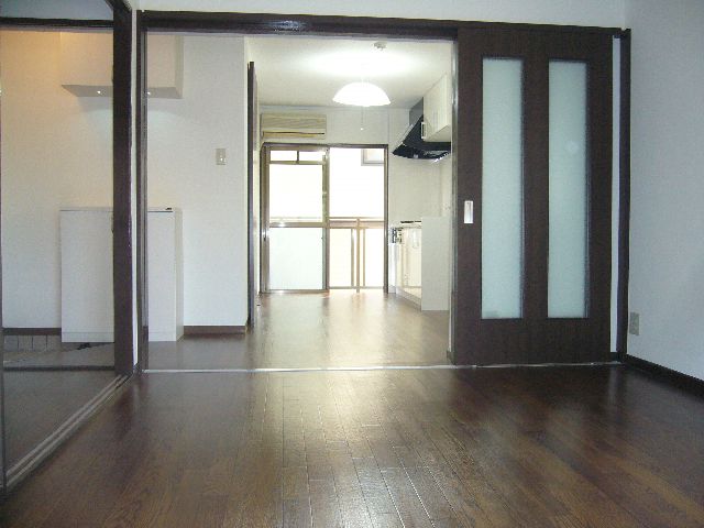 Living and room. 6 Pledge of Western-style which can very versatile