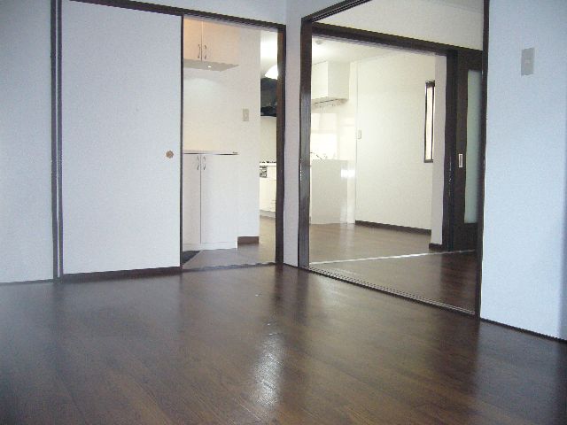 Living and room. Bright perfect for the bedroom Western-style