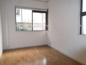 Living and room. Western-style (5 Pledge)