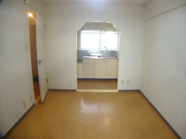 Living and room. Dining space.