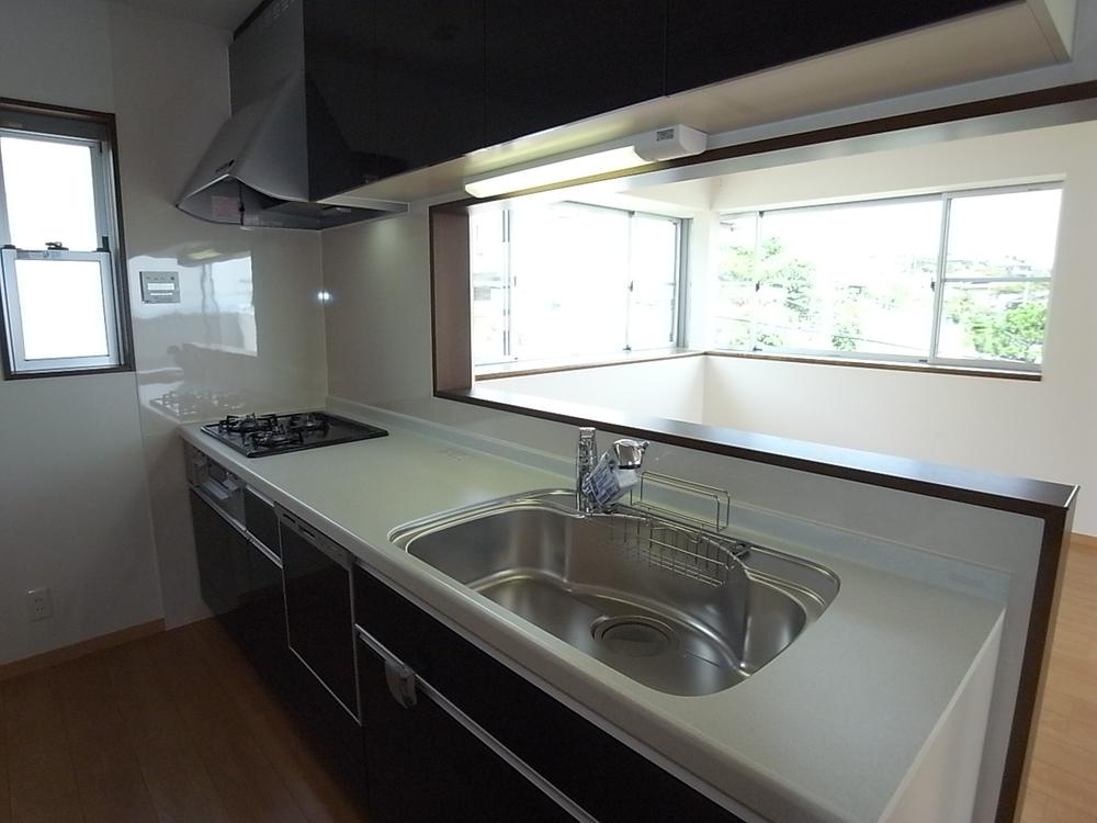 Same specifications photo (kitchen). The company construction cases