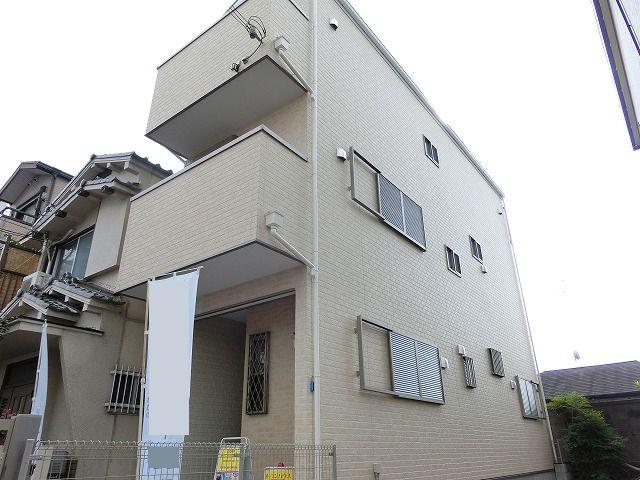 Local appearance photo. Local (11 May 2013) Shooting