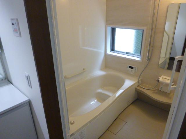 Bathroom.  ■ Bathroom