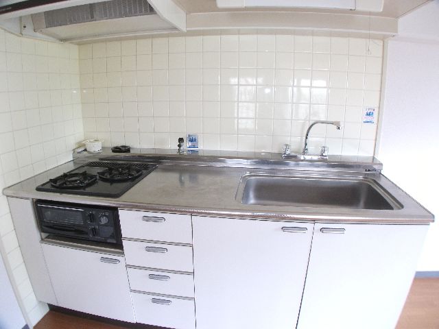 Kitchen. It is also comfortable cooking in the system Gasukitchin.