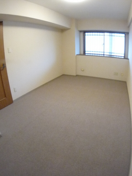 Living and room. Western-style is also spread