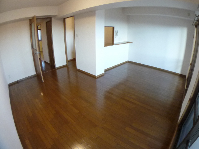 Living and room. Spacious living room