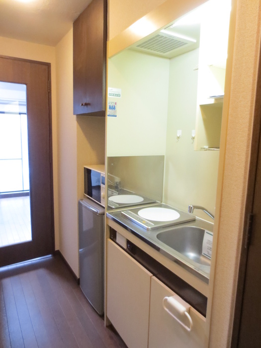 Kitchen. refrigerator ・ Also comes with a range