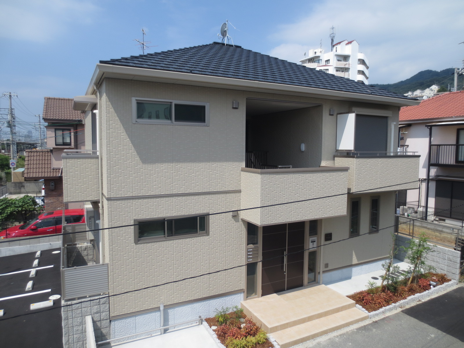 Building appearance. All rooms Corner Room