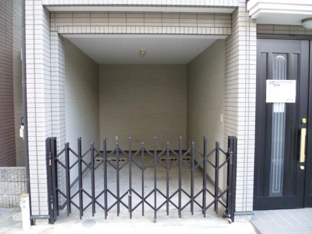 Local appearance photo. Built-in garage