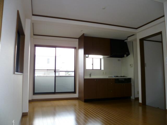 Living. LDK about 14 Pledge