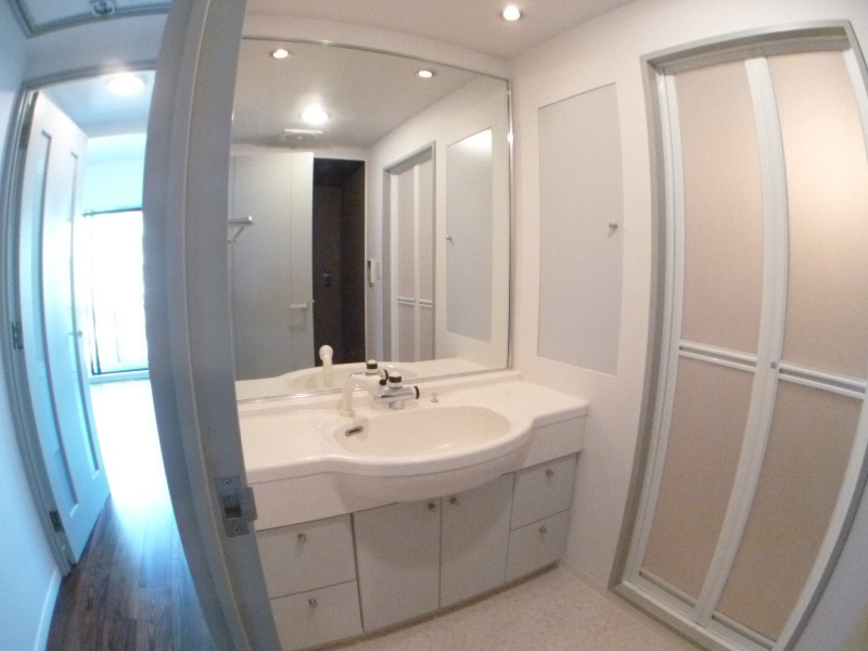 Washroom. I so wide basin mirror is pat preparation of the morning.