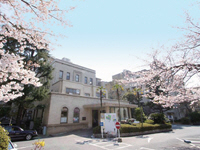 Hospital. Konan 1500m to the hospital (hospital)