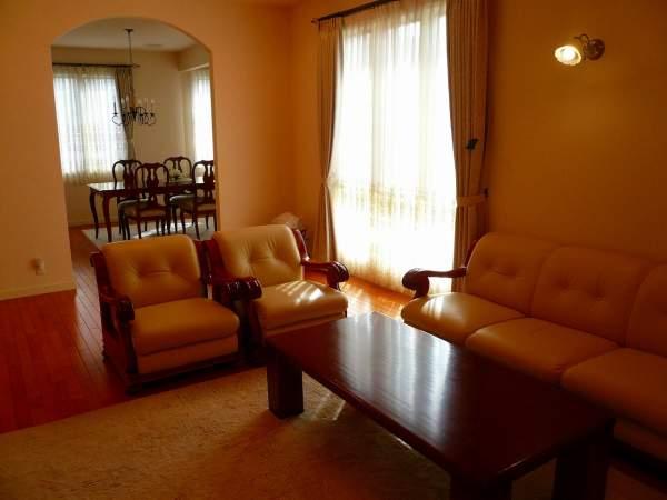 Living. The second floor of a living.