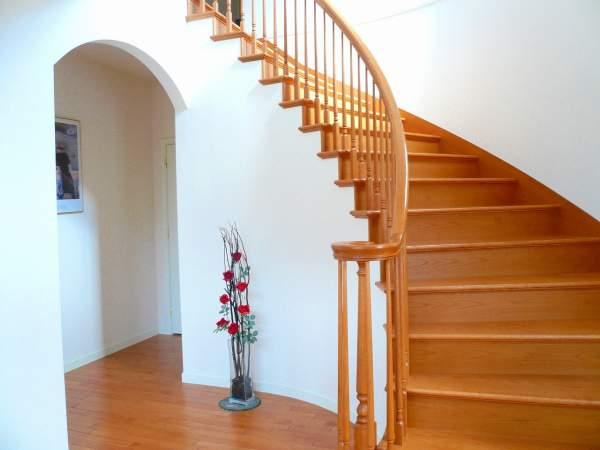 Other local. Entrance is. Bright by atrium.