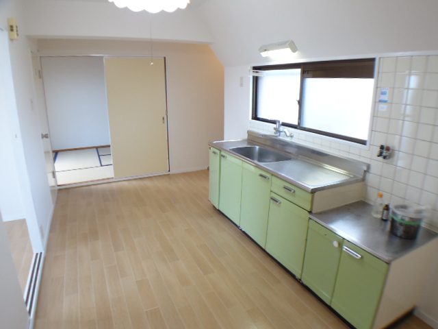 Living and room. Spacious dining