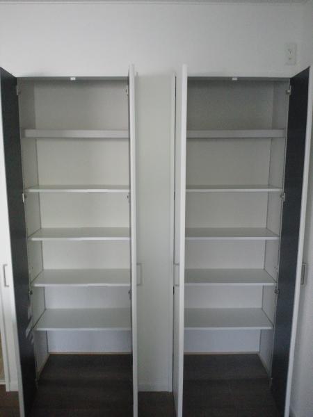 Receipt. Kitchen storage many other storage in various places!